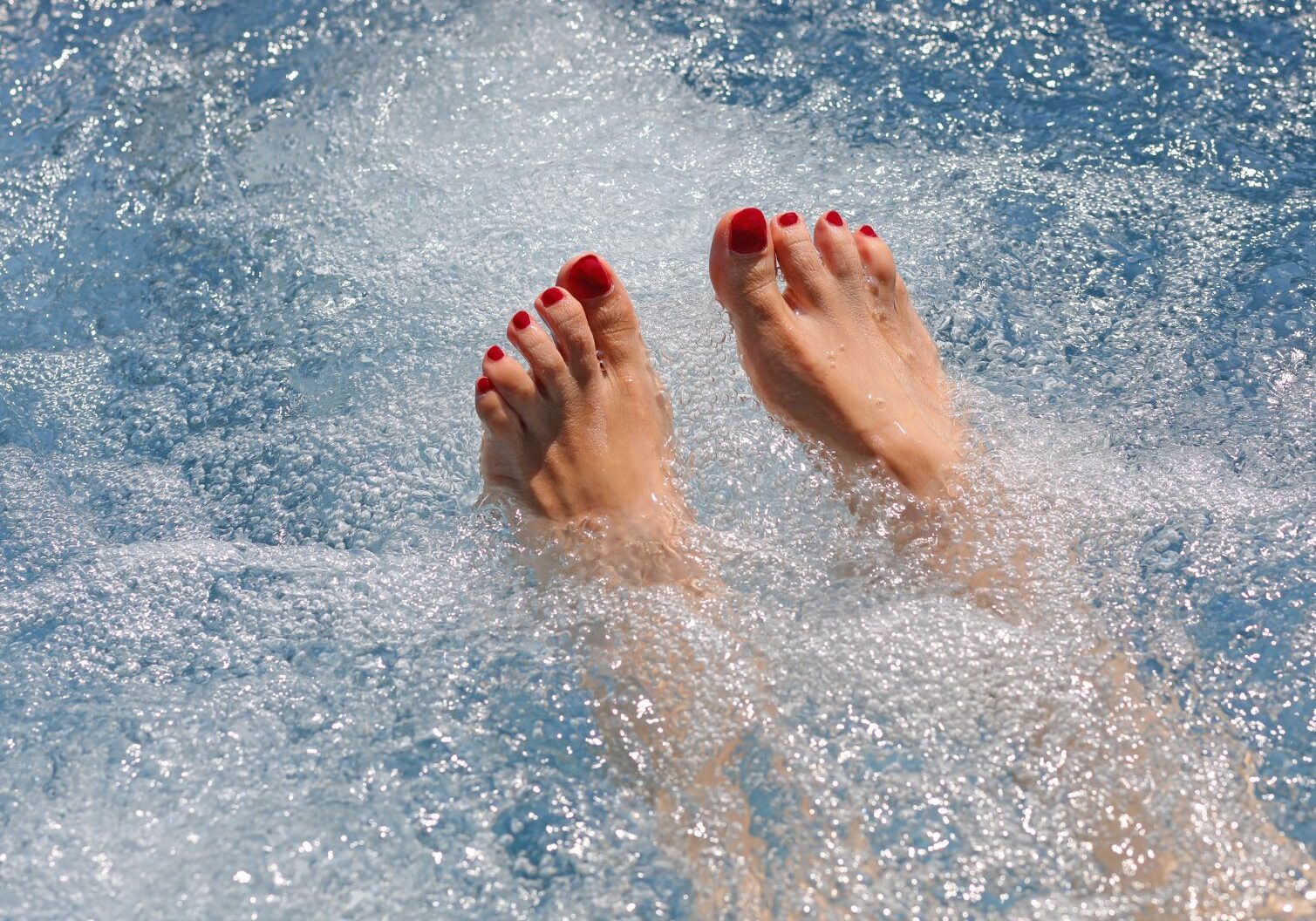 How Hydrotherapy Tubs Enhance Your Health and Wellness Routine